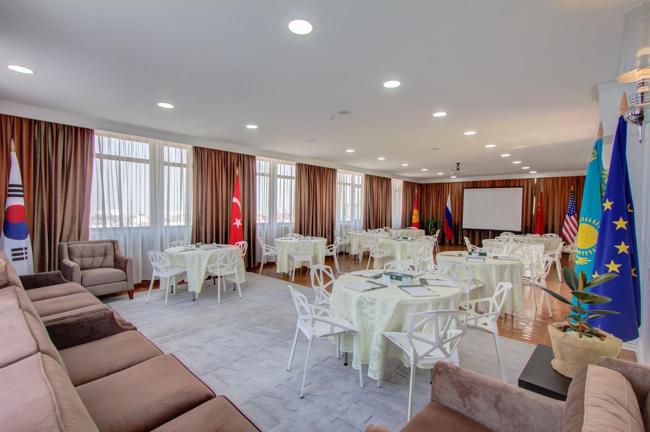Garden Hotel Bishkek Exteriör bild